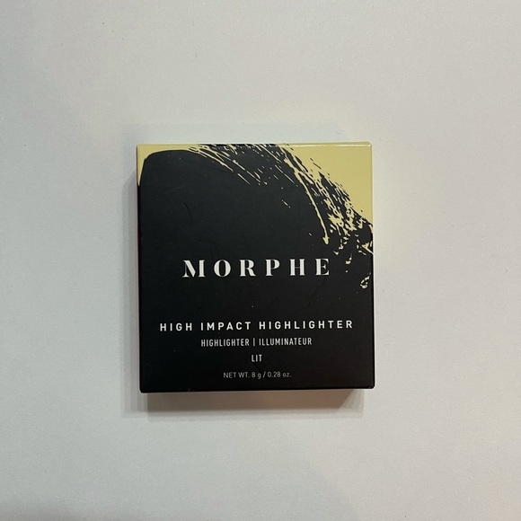 ✨FREE✨ if you buy 2 items! Morphe Highlighter - Picture 2 of 2